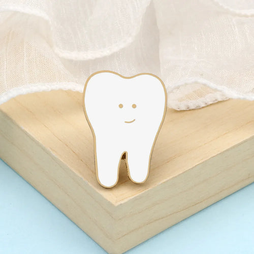 Medical Brooch for Doctor Nurse Stethoscope T-shirts Enamel Pins Heart