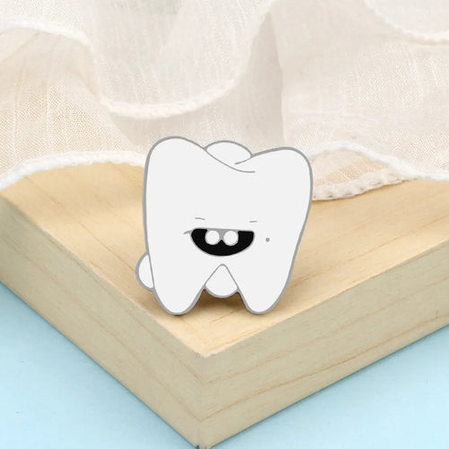 Medical Brooch for Doctor Nurse Stethoscope T-shirts Enamel Pins Heart